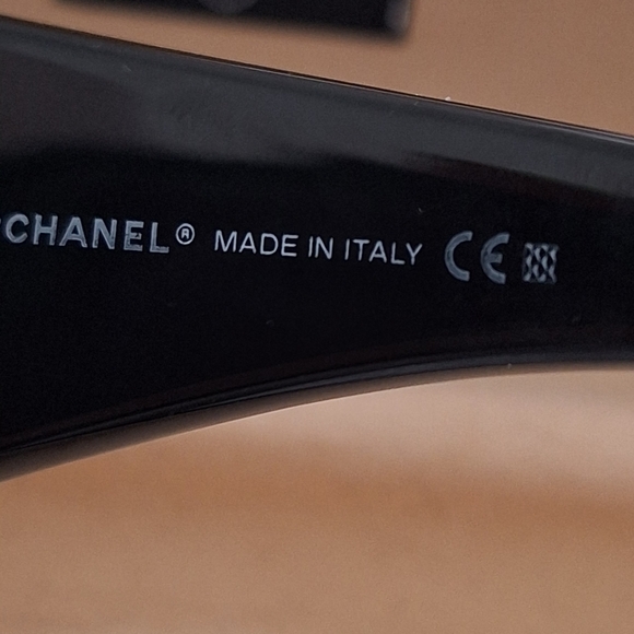 Vintage Chanel Diamond Pattern Sunglasses - Picture 5 of 8